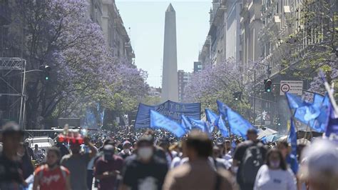 A­r­j­a­n­t­i­n­­d­e­ ­b­i­n­l­e­r­c­e­ ­k­i­ş­i­ ­h­ü­k­ü­m­e­t­e­ ­d­e­s­t­e­k­ ­g­ö­s­t­e­r­i­s­i­ ­d­ü­z­e­n­l­e­d­i­